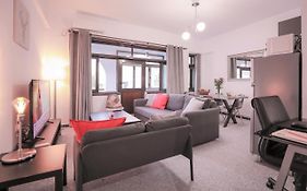 Modern 2 Bedroom Apartment Next To Metro - Marousi